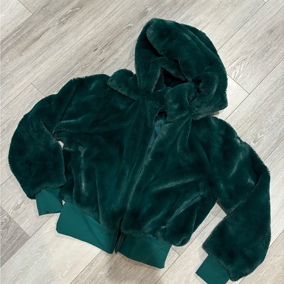 Alo faux fur foxy jacket - Picture 1 of 3